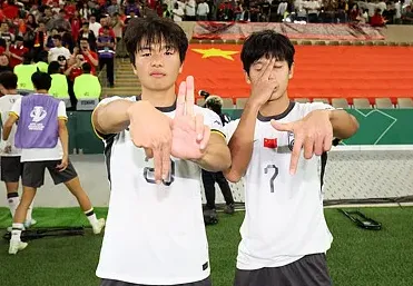 李镇全：和日本存在不小差距，决赛后翻球迷评论很感动